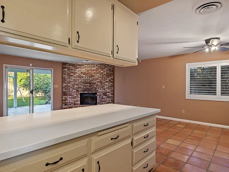 6412 Manchester Ln — Photo 5