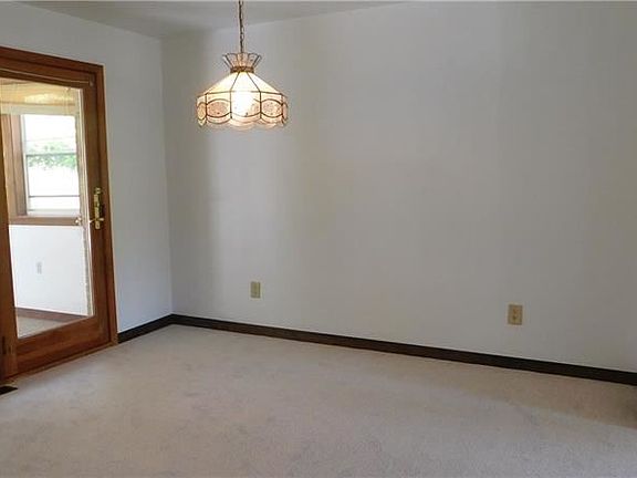 3rd image of 3196 Chalmers Ave