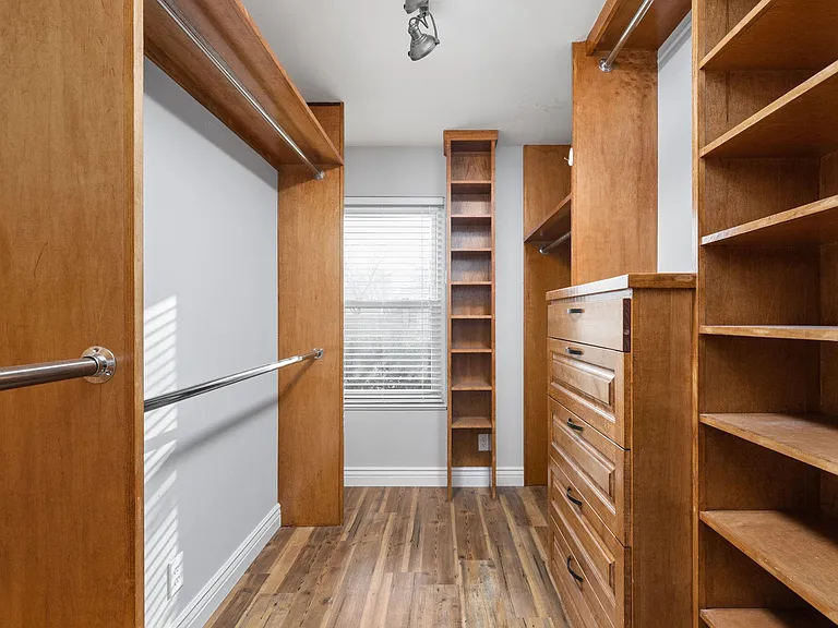 2710 Thrushwood Dr — Photo 24
