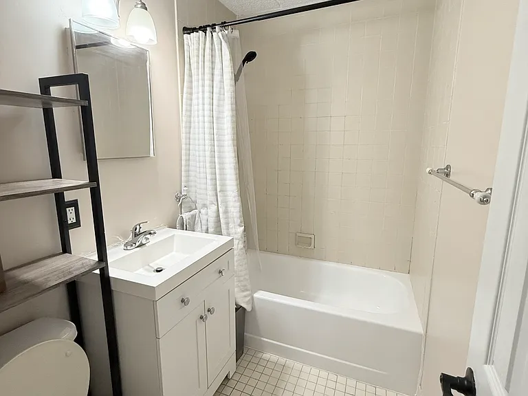 560 Halstead Ave #3J — Photo 12