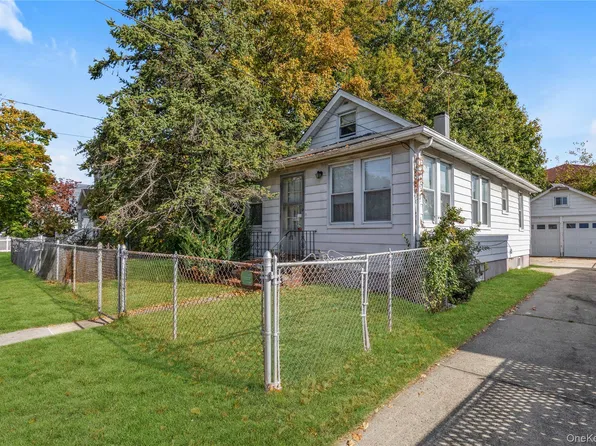 83-27 260th Street, Glen Oaks, NY 11004