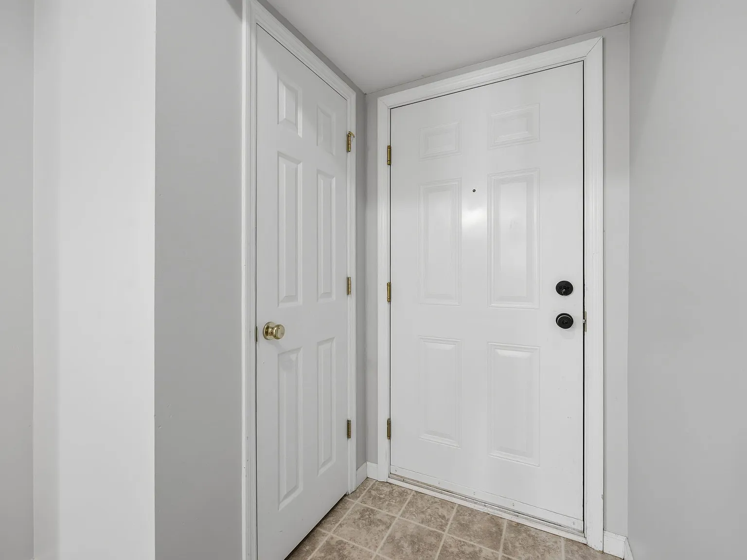 2 bed, 1014 sqft, $1,650 — Photo 3