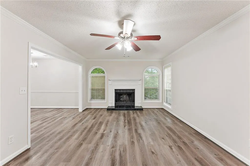 4 bed, 3.5 bath, 1548 sqft, $2,350 — Photo 3