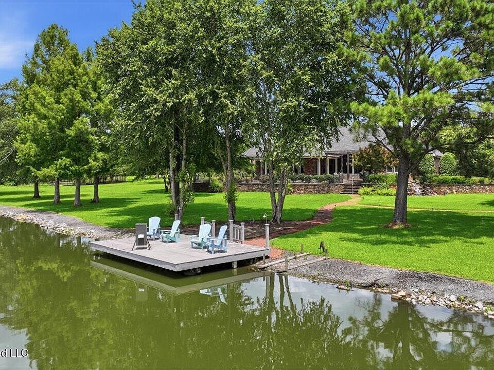 1st image of 134 Lake Hill Dr