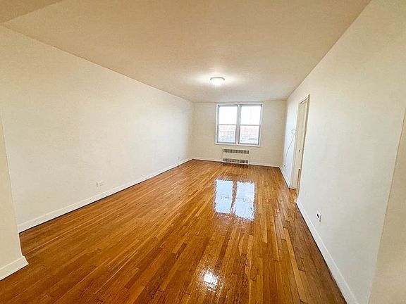 3rd image of 5505 Woodside Ave APT 510