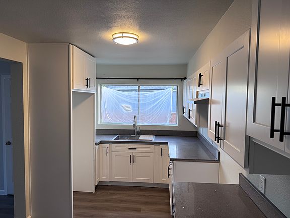 4th image of 433 S Kern Ave