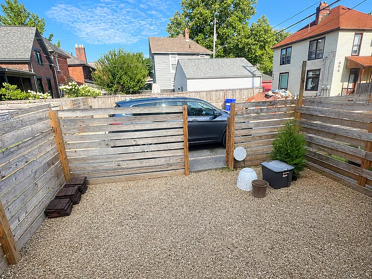 390 E Whittier St — Photo 13