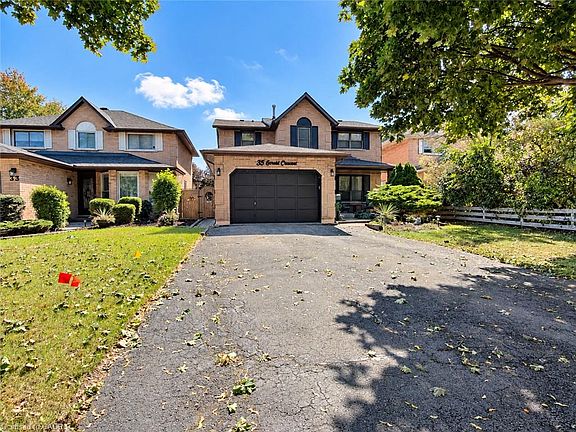 3rd image of 35 Gerald Cres