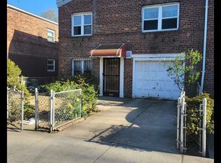 19210 37th Ave, Flushing, NY 11358