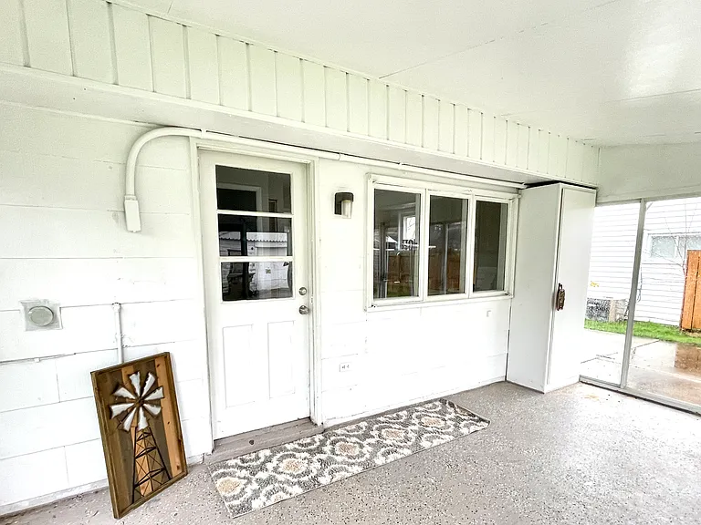 1740 Hanover St — Photo 35
