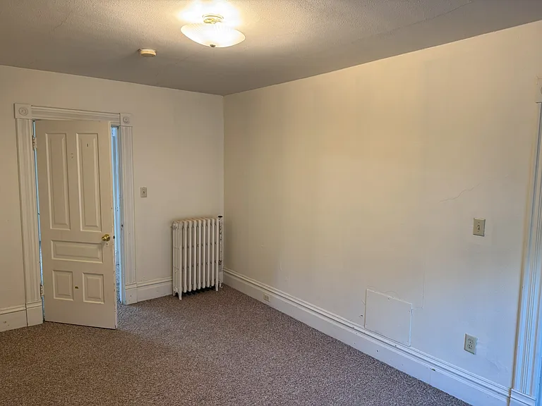 608 Chippewa St — Photo 13