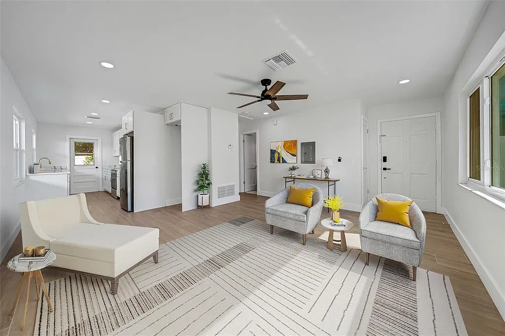 233 Bel Forest Dr — Photo 2