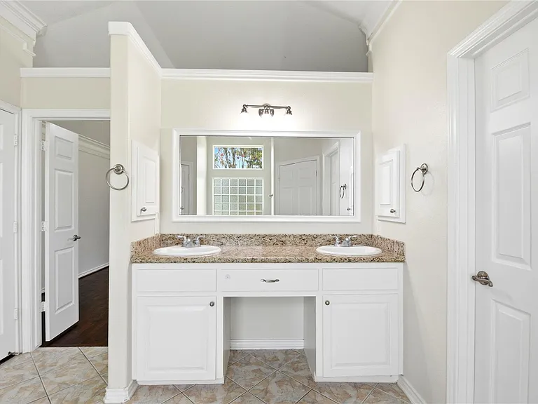 1702 Fantasy Woods Dr — Photo 27