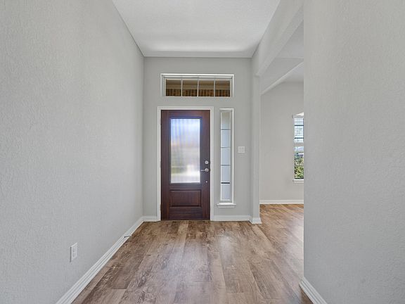 5th image of 238 Fernwood Dr