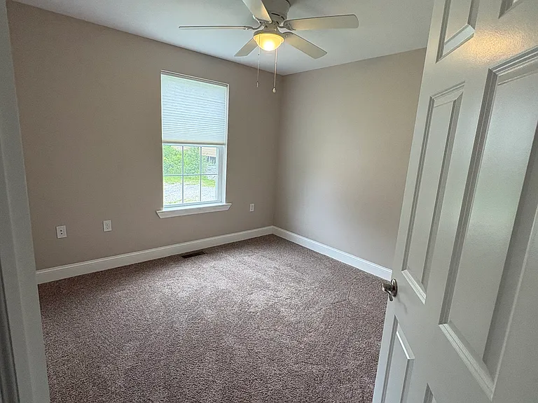 109 S Pine St — Photo 18