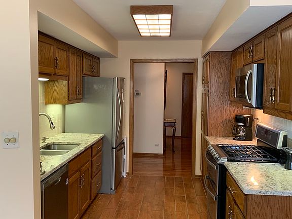 2nd image of 44 Kings Ct