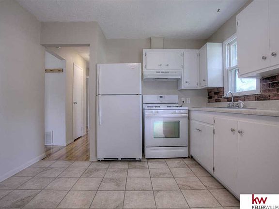 4th image of 2218 Gertrude St