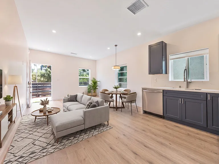 1431 Silver Lake Blvd #1431 — Photo 3
