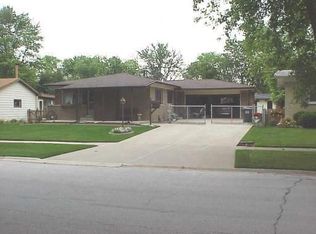 451 W Arquilla Dr, Glenwood, IL