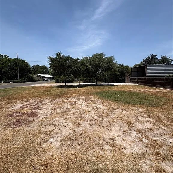 2201 Perkins Ave — Photo 11