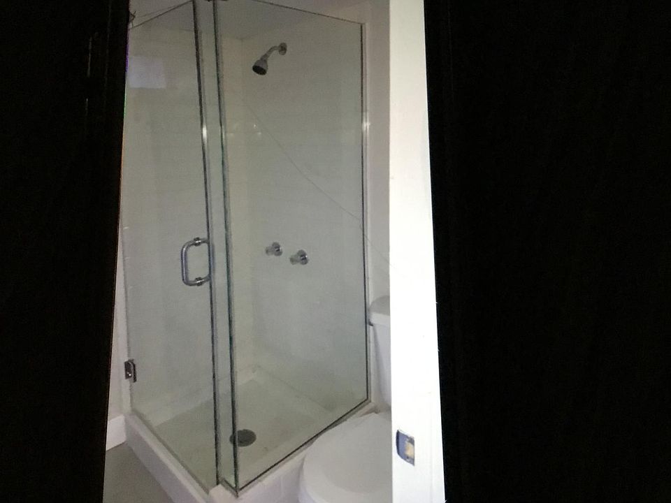 1st image of 1052 W 54th St