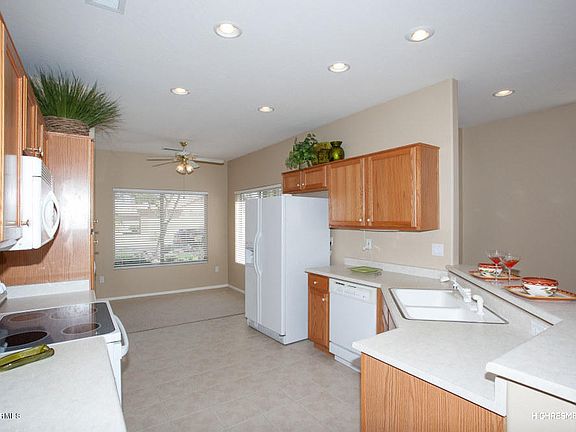 5th image of 18548 N Borgata Dr