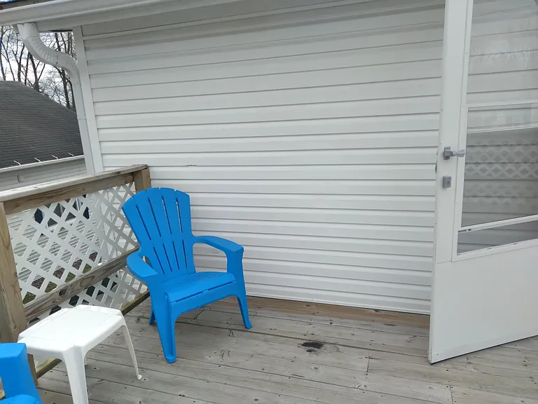 E Linden St — Photo 20