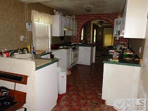5th image of 1501 Woods Ln