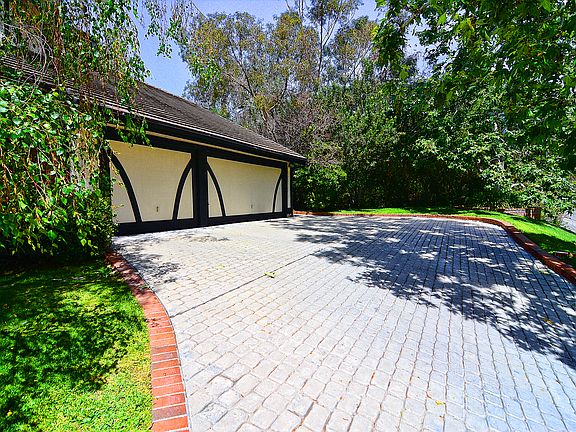 5th image of 4259 Clarinda Dr