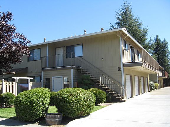 2nd image of 901 Marlene St #1