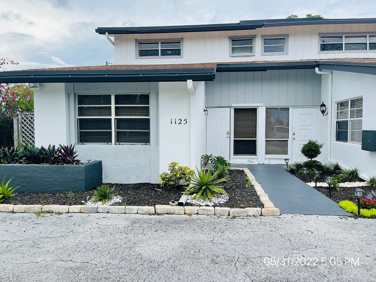 3 bed, 1400 sqft, $3,660 — Photo 2