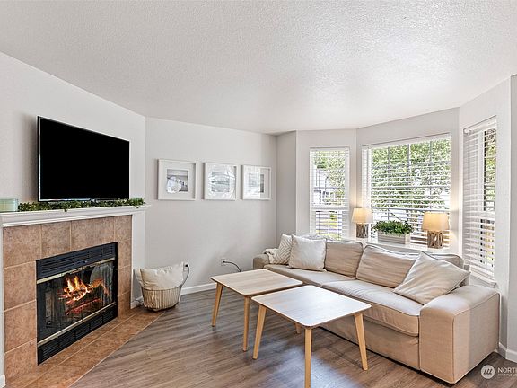 4th image of 7786 Skansie Avenue