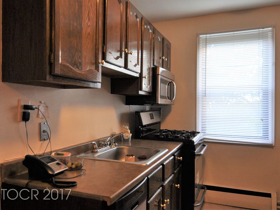1st image of 5 Oakdale Mnr APT C10
