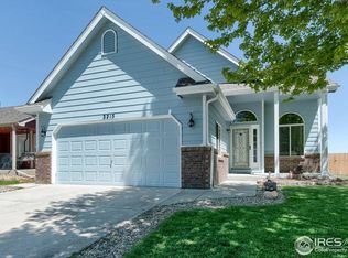 2215 Waylon Dr, Johnstown, CO 80534