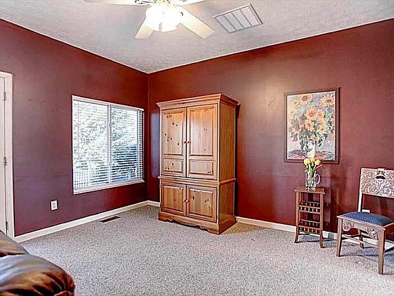 5th image of 2660 Renwick Way