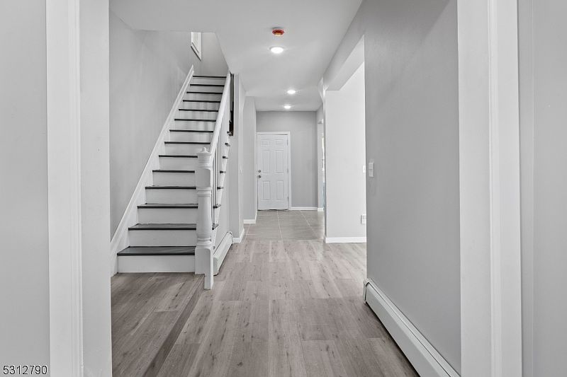 1st image of 20 Essex St #1