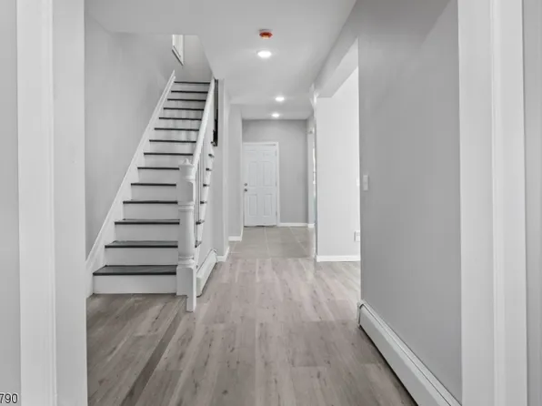 20 Essex St #1, East Orange City, NJ 07017