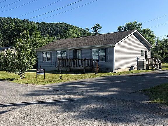 2nd image of 9227 Mountain Laurel St