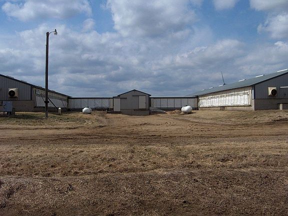 3rd image of 47702 820th St