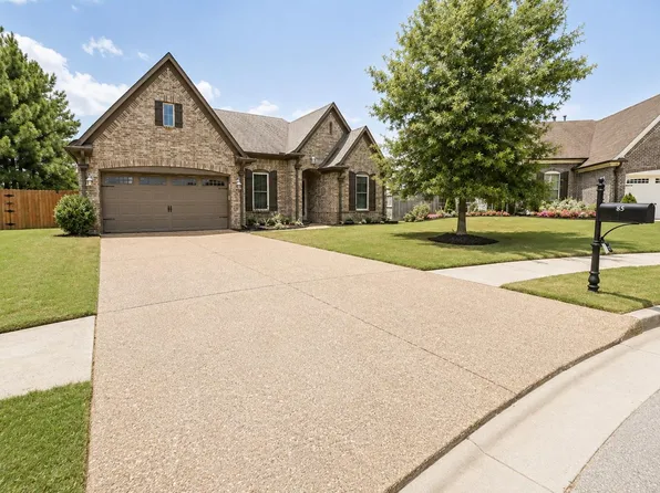 85 Arabella Cir, Oakland, TN 38060