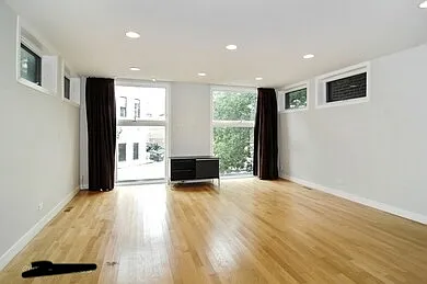 813 N May St — Photo 6