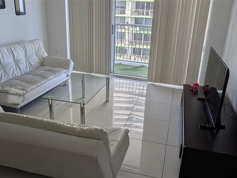 1750 N Bayshore Dr #3605 — Photo 8