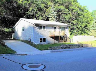 95 Valley St, Dubuque, IA 52003