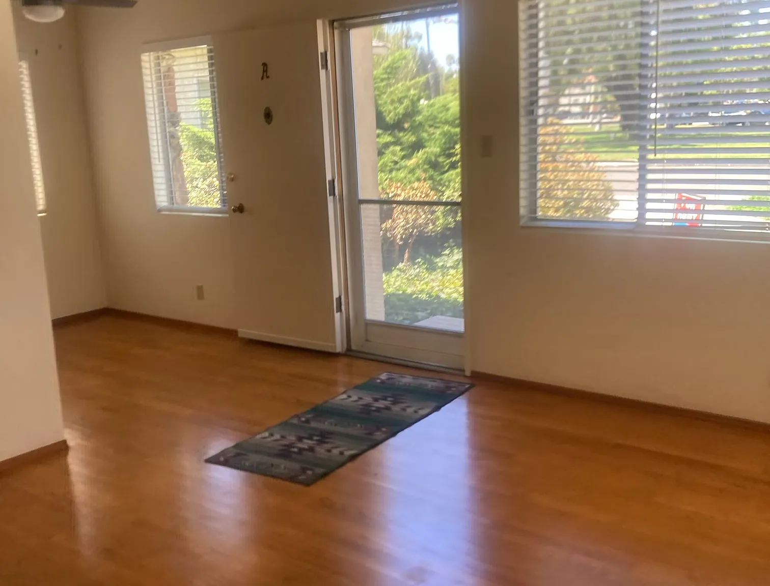 Studio, 400 sqft, $1,975 — Photo 2