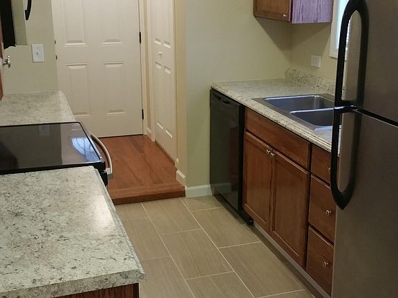 4th image of 1521 Carolina Ave