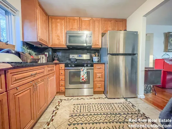 29 Oxford Cir #29, Belmont, MA 02478