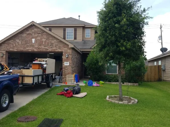 1002 Rose Meadow Blvd, Baytown, TX 77521