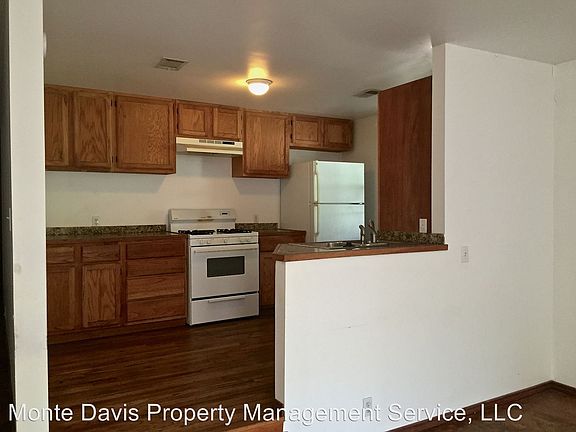 5th image of 2409 Montopolis Dr APT C