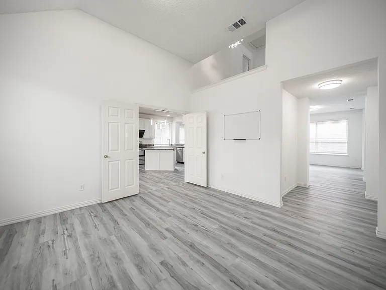 1812 Ingleside Dr — Photo 4