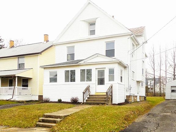 2nd image of 915 Washington Ave